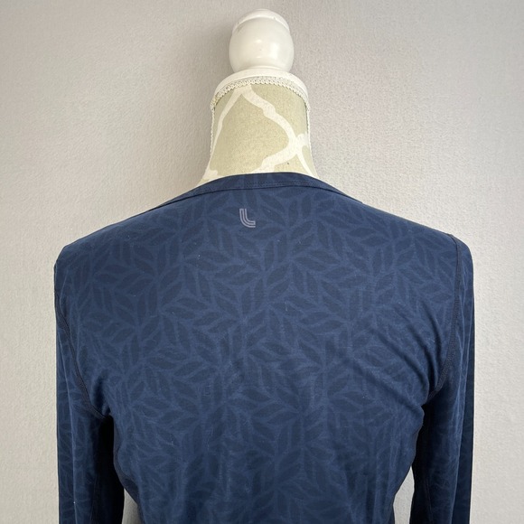 LOLE Merino Wool Blend Long Sleeve Base Layer Top Womens Small Blue Print - Picture 8 of 8
